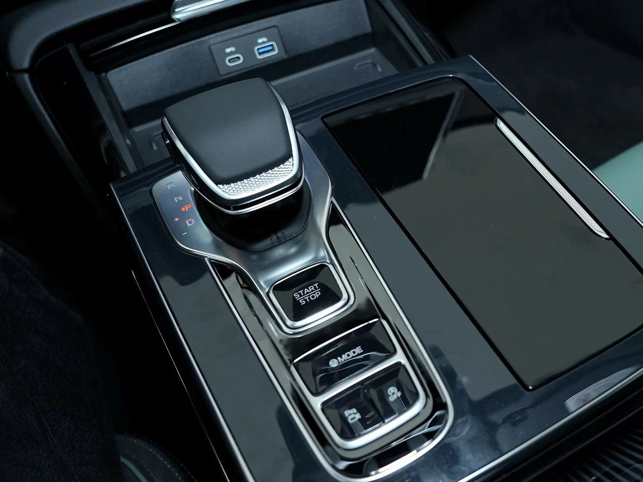 Hongqi H9 I Рест